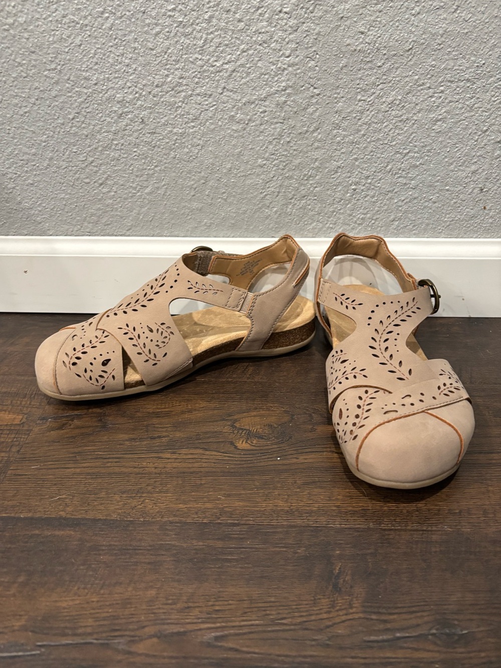 Earth Origins Nude Tan Cutout Clog Sandals